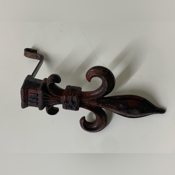 Vintage Victorian Era Cast Iron Antique Repurposed Fleur De Lis Finial Hook - Picture 14 of 14